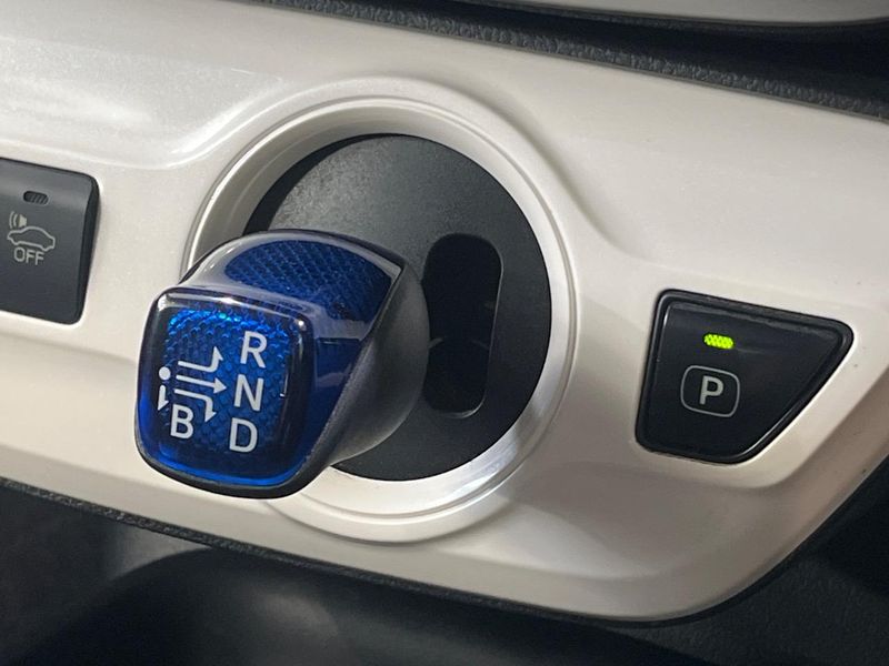 2017 Toyota Prius DAA-ZVW50 (UW-6a7be66d04f98)[12]