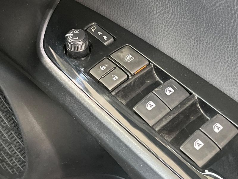 2017 Toyota Prius DAA-ZVW50 (UW-6a7be66d04f98)[27]