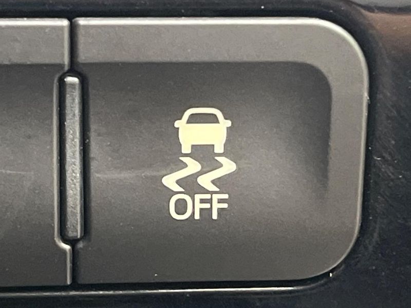 2017 Toyota Prius DAA-ZVW50 (UW-6a7be66d04f98)[22]