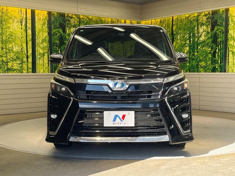 2019 Toyota Voxy DAA-ZWR80W (UW-6a7be68430a20)[21]