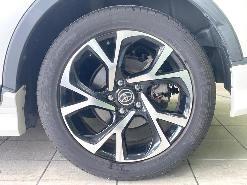 2018 Toyota C-HR DAA-ZYX10 (UW-6a7be699c2cc0)[20]
