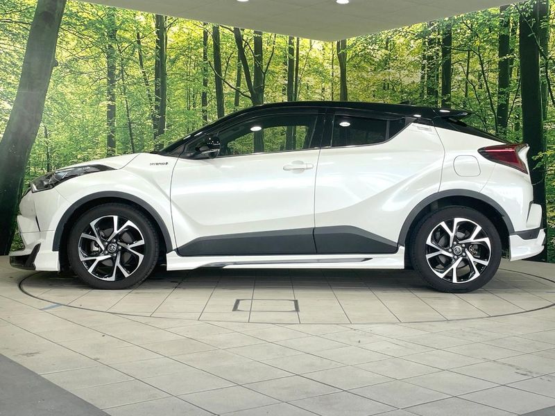 2018 Toyota C-HR DAA-ZYX10 (UW-6a7be699c2cc0)[9]