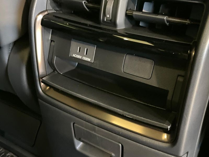 2024 Toyota Alphard Hybrid 6AA-AAHH40W (UW-6a7d33c137d8b)[21]