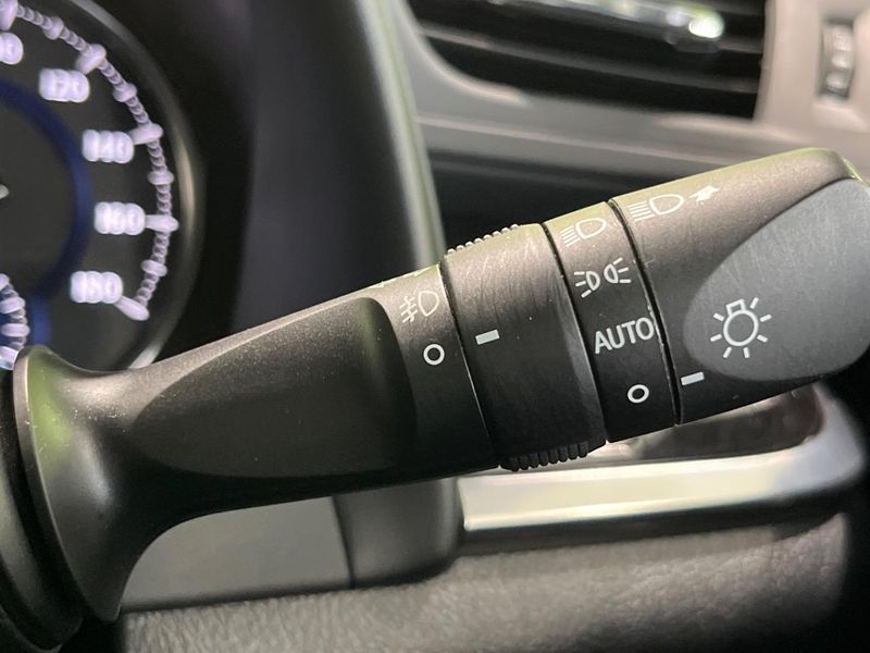 2019 Toyota Alphard Hybrid DAA-AYH30W (UW-6a7d34155a7a5)[14]