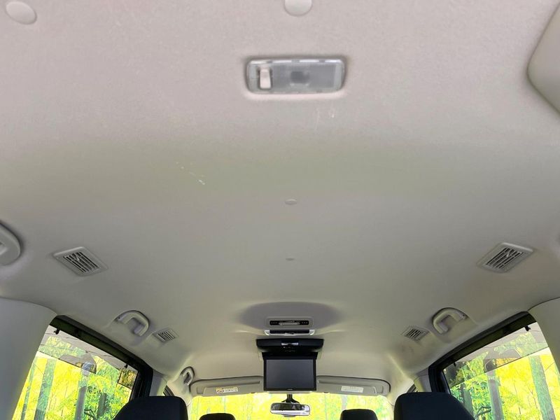 2017 Nissan Serena DAA-GC27 (UW-6a7d34927a2ad)[23]