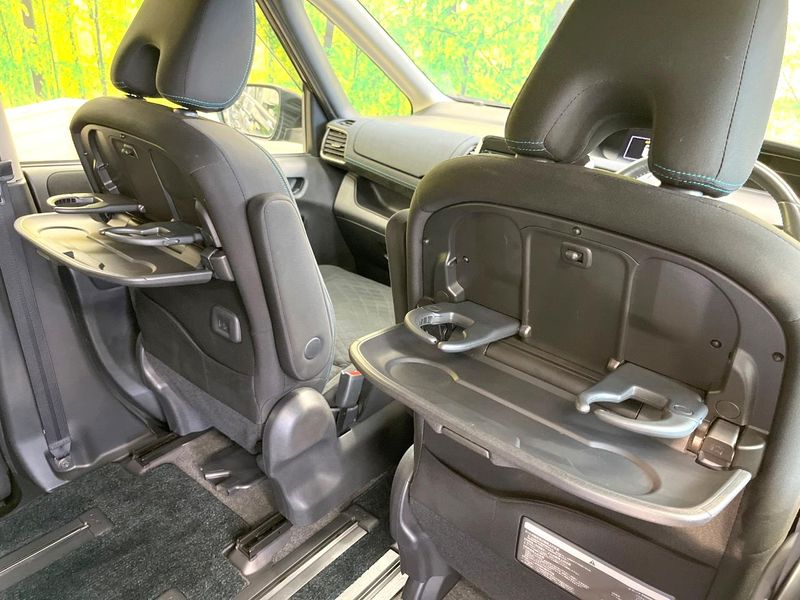 2017 Nissan Serena DAA-GC27 (UW-6a7d34927a2ad)[29]