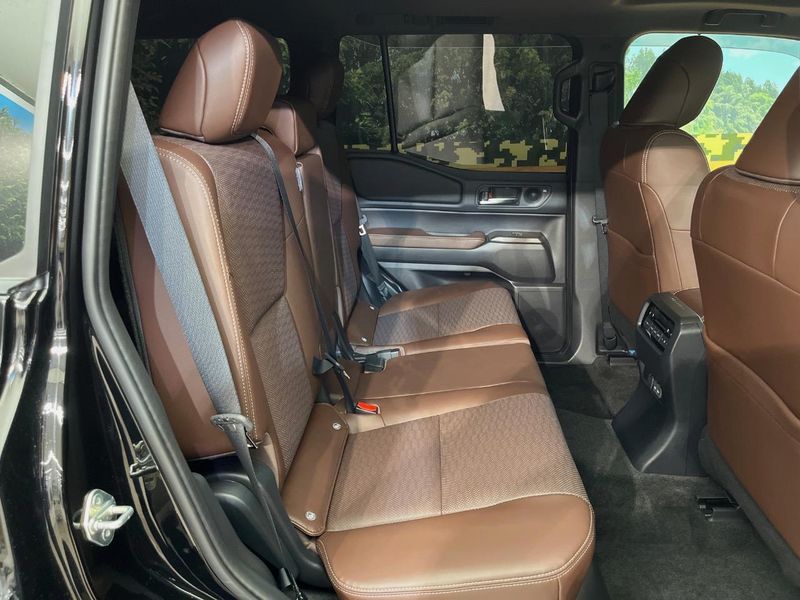 2025 Toyota Land Cruiser 250 3DA-GDJ250W (UW-6a7d349adb1ae)[25]
