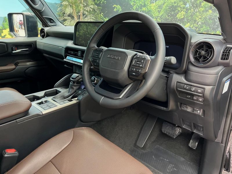 2025 Toyota Land Cruiser 250 3DA-GDJ250W (UW-6a7d349adb1ae)[14]