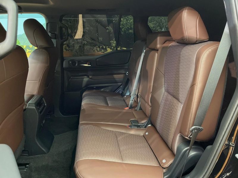 2025 Toyota Land Cruiser 250 3DA-GDJ250W (UW-6a7d349adb1ae)[28]