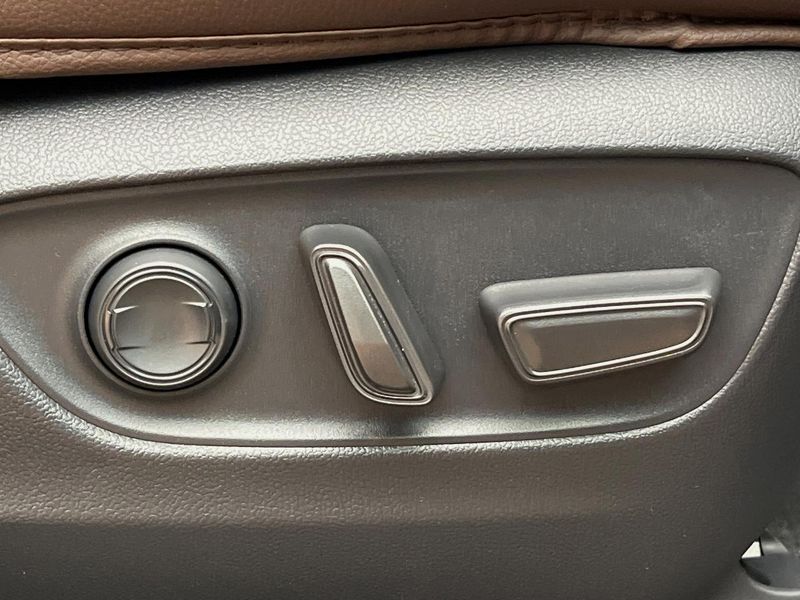 2025 Toyota Land Cruiser 250 3DA-GDJ250W (UW-6a7d349adb1ae)[15]