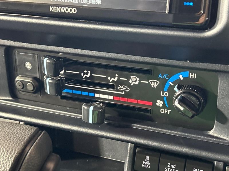 2025 Toyota Land Cruiser 70 3DA-GDJ76W (UW-6a7d349caa122)[21]