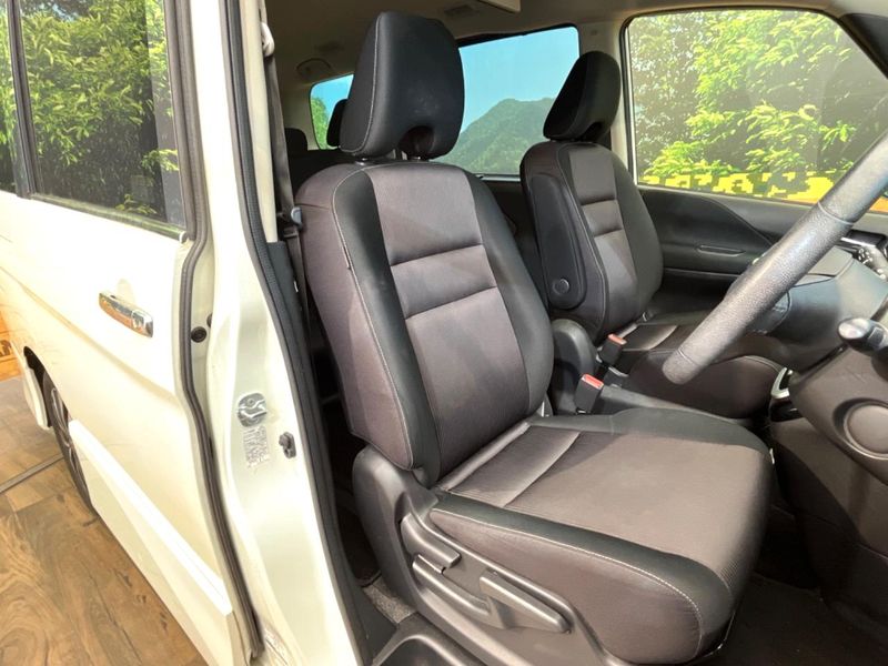 2017 Nissan Serena DAA-GFC27 (UW-6a7d349ebfefd)[28]