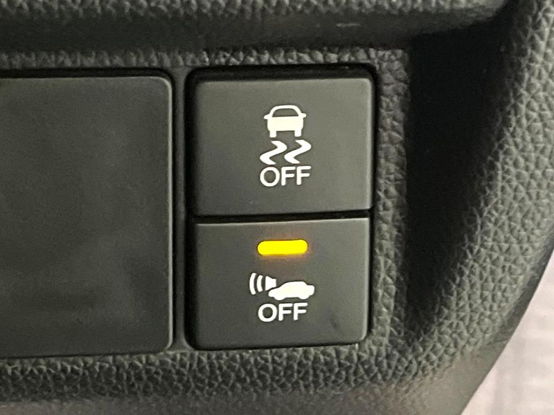 2013 Honda Fit Hybrid DAA-GP5 (UW-6a7d34b302aea)[22]