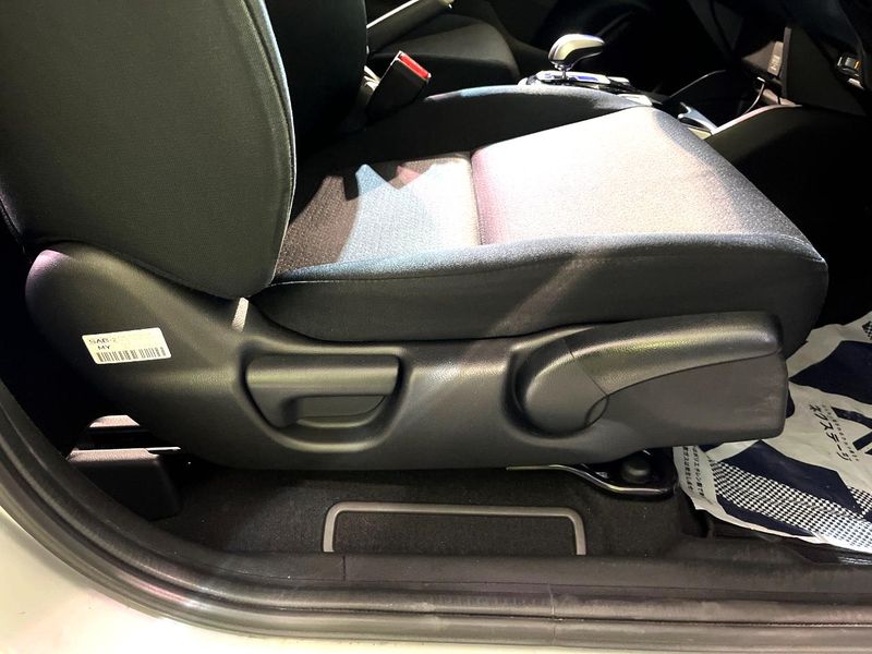 2013 Honda Fit Hybrid DAA-GP5 (UW-6a7d34b302aea)[25]