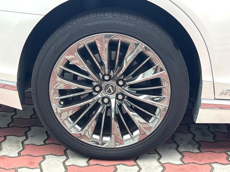 2018 Lexus LS DAA-GVF55 (UW-6a7d34cbdee84)[16]