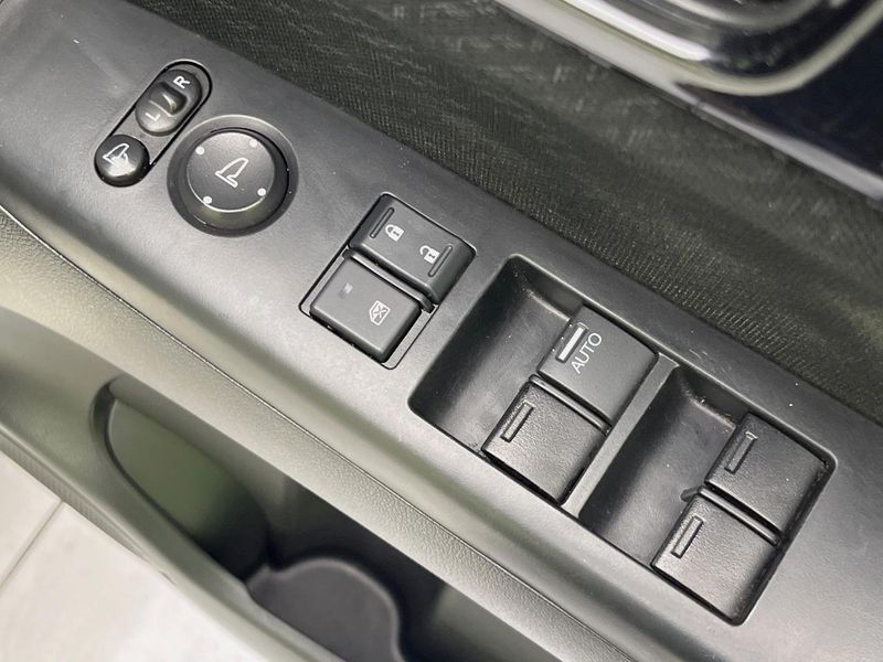 2015 Honda N-BOX CUSTOM DBA-JF1 (UW-6a7d350806e21)[7]