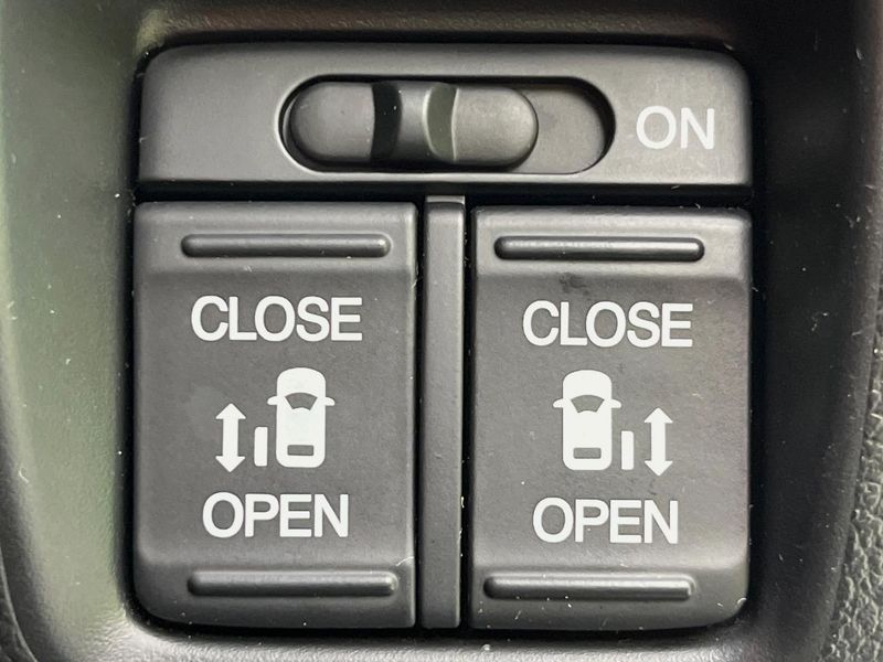 2015 Honda N-BOX CUSTOM DBA-JF1 (UW-6a7d350806e21)[11]