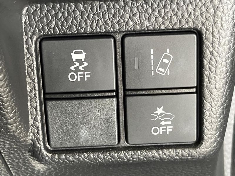 2018 Honda N-BOX CUSTOM DBA-JF3 (UW-6a7d35180e0d2)[20]