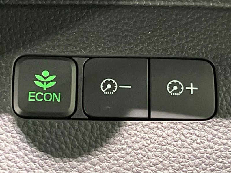 2018 Honda N-BOX CUSTOM DBA-JF3 (UW-6a7d35180e0d2)[11]