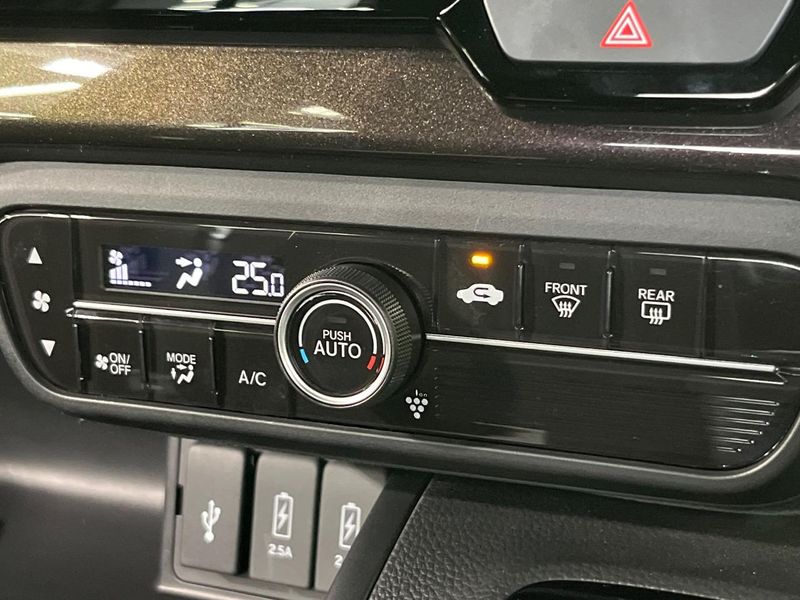 2018 Honda N-BOX CUSTOM DBA-JF3 (UW-6a7d35180e0d2)[8]