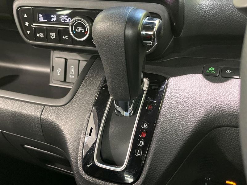 2018 Honda N-BOX CUSTOM DBA-JF3 (UW-6a7d35180e0d2)[9]