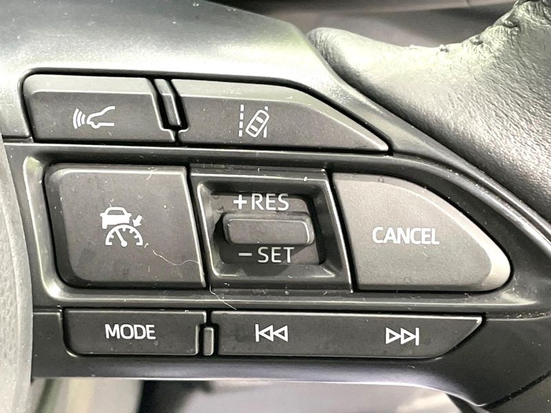 2022 Toyota Yaris Cross 6AA-MXPJ10 (UW-6a7d364c44d28)[17]