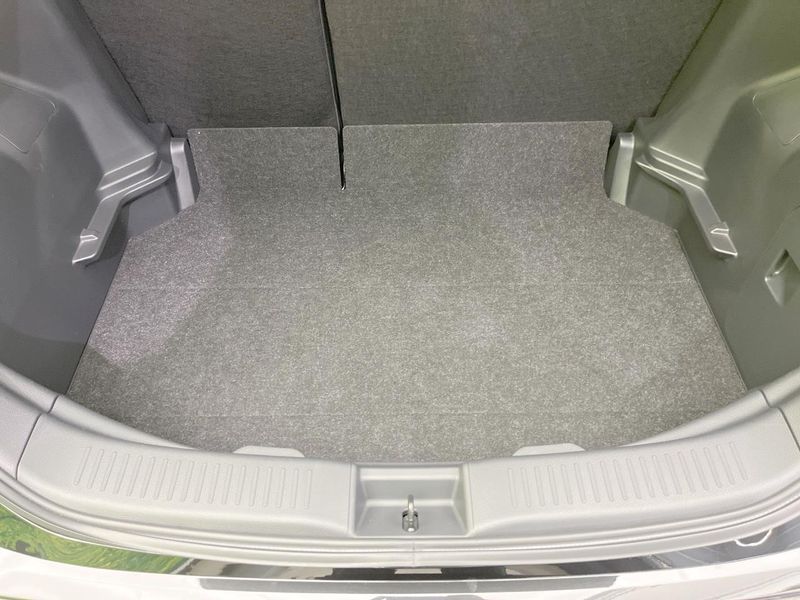 2023 Toyota Aqua 6AA-MXPK11 (UW-6a7d3656609ba)[15]