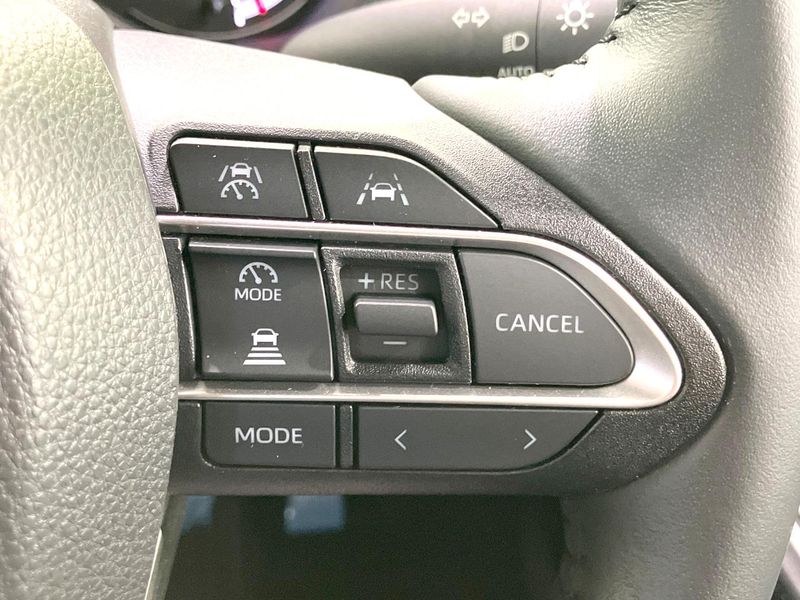 2024 Toyota Voxy 6BA-MZRA90W (UW-6a7d36806363c)[15]
