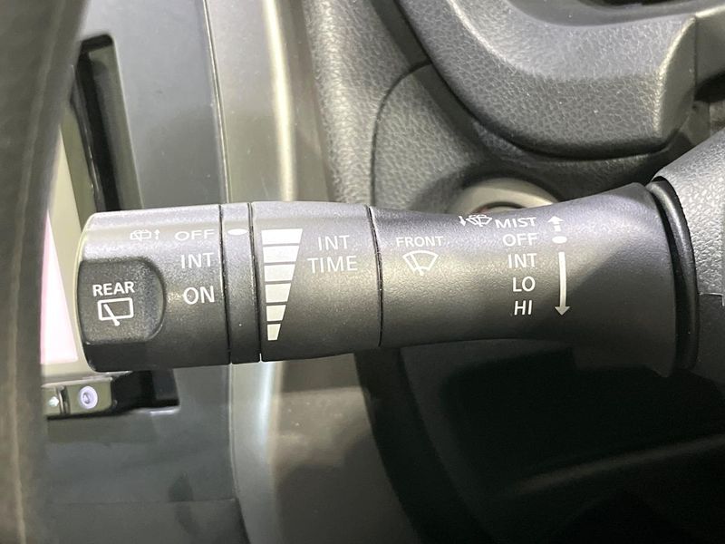 2013 Nissan Note DBA-NE12 (UW-6a7d36863d1c2)[26]