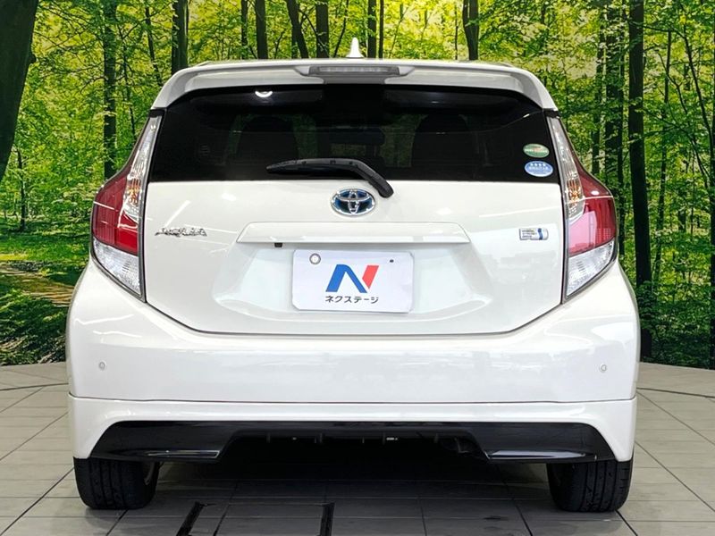 2015 Toyota Aqua DAA-NHP10 (UW-6a7d368b006aa)[21]