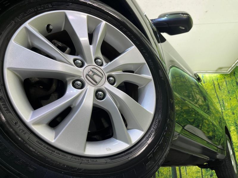 2016 Honda Vezel DAA-RU3 (UW-6a7d36bf9fbe1)[18]