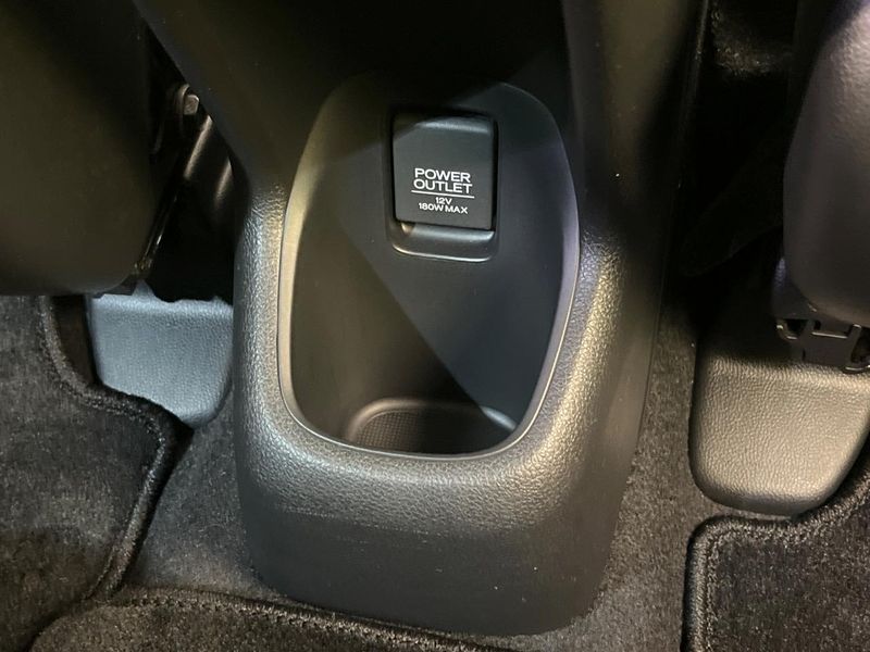 2016 Honda Vezel DAA-RU3 (UW-6a7d36bf9fbe1)[27]