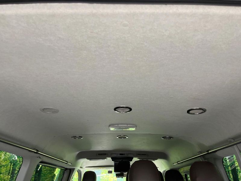 2021 Toyota Hiace Wagon 3BA-TRH219W (UW-6a7d36f5b02b4)[23]