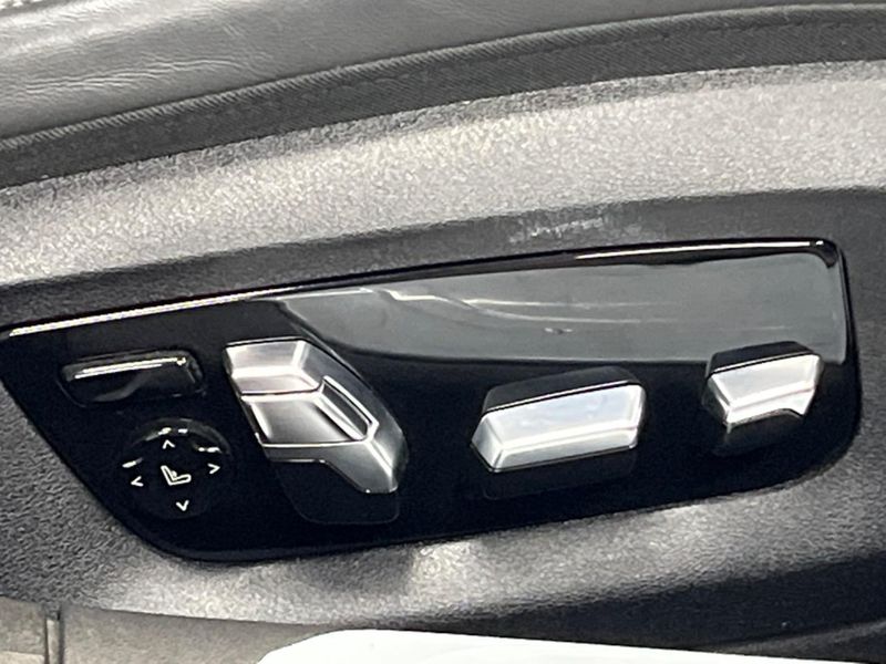 2019 BMW 7 Series 3BA-7R30 (UW-6a7d371c1fdba)[25]