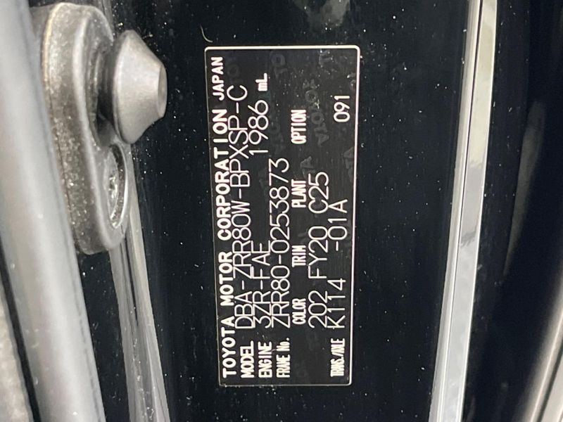 2016 Toyota Voxy DBA-ZRR80W (UW-6a7d3742060bf)[1]