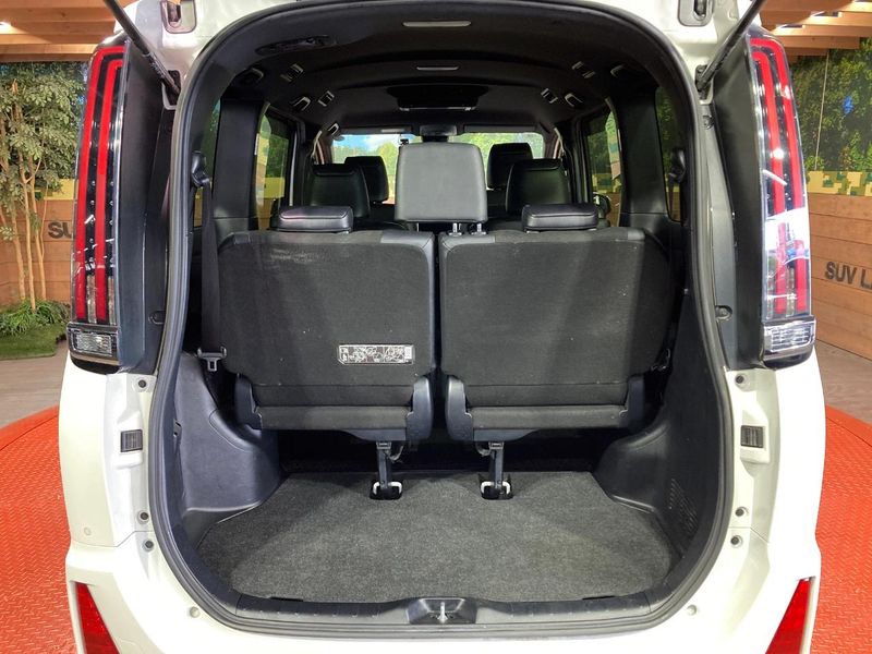 2020 Toyota Noah 3BA-ZRR80W (UW-6a7d374c36456)[29]
