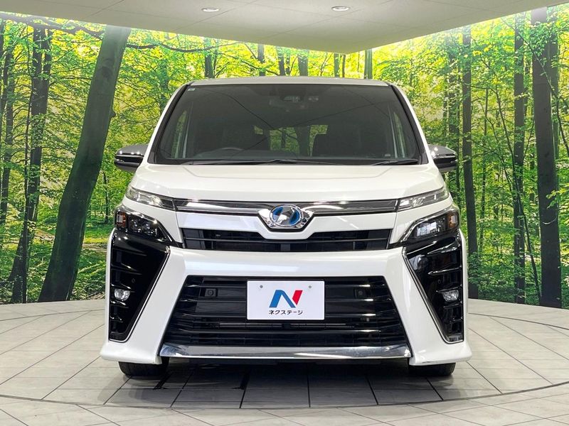 2019 Toyota Voxy DAA-ZWR80W (UW-6a7d377ceda10)[21]