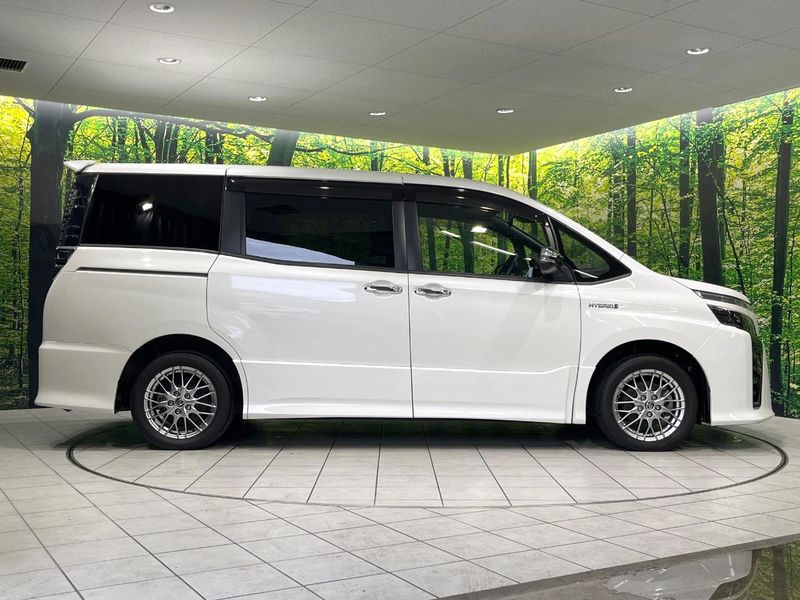 2019 Toyota Voxy DAA-ZWR80W (UW-6a7d377ceda10)[19]