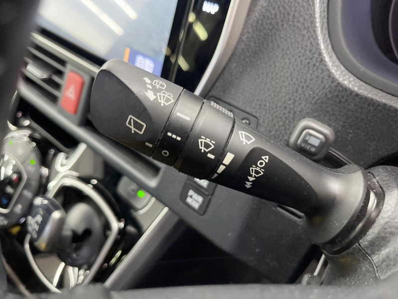 2021 Toyota Voxy 6AA-ZWR80W (UW-6a7d377ecb1aa)[17]