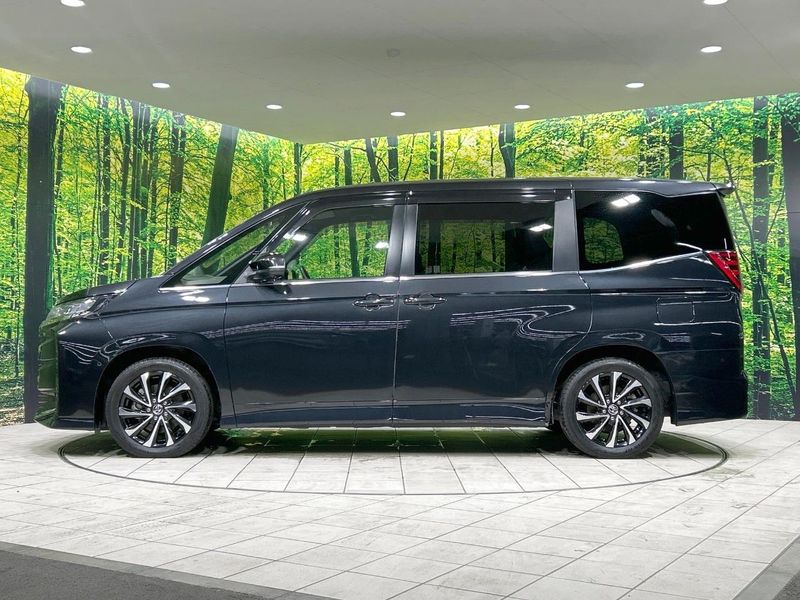 2022 Toyota Noah 6AA-ZWR90W (UW-6a7d378047636)[6]
