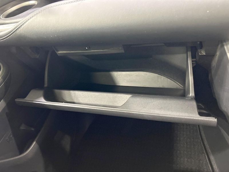 2022 Toyota Noah 6AA-ZWR90W (UW-6a7d378047636)[20]