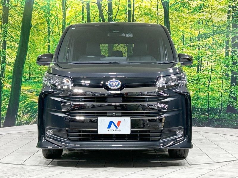2022 Toyota Noah 6AA-ZWR90W (UW-6a7d378047636)[12]