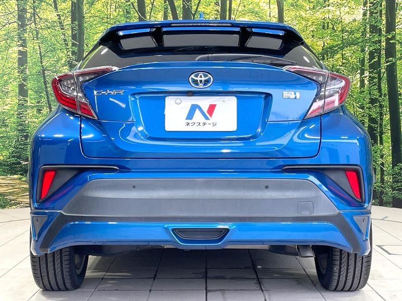 2017 Toyota C-HR DAA-ZYX10 (UW-6a7d3790319f8)[17]