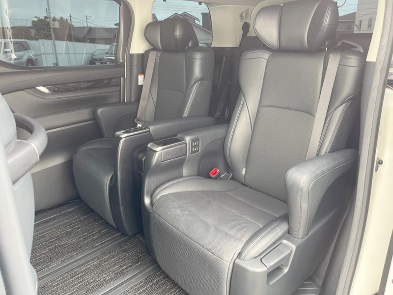 2018 Toyota Vellfire DBA-AGH30W (UW-6a7e85318c893)[29]