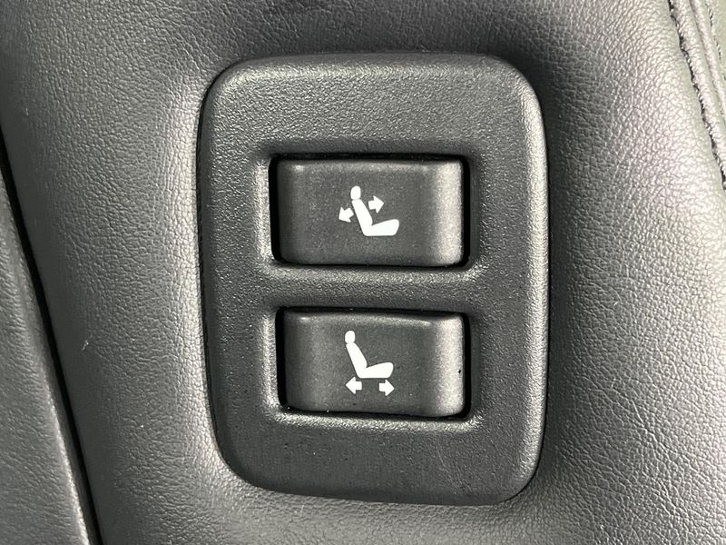 2018 Toyota Vellfire Hybrid DAA-AYH30W (UW-6a7e856d53913)[27]