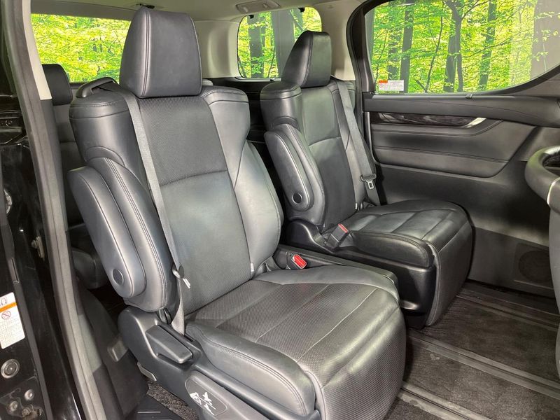 2018 Toyota Vellfire Hybrid DAA-AYH30W (UW-6a7e856d53913)[24]
