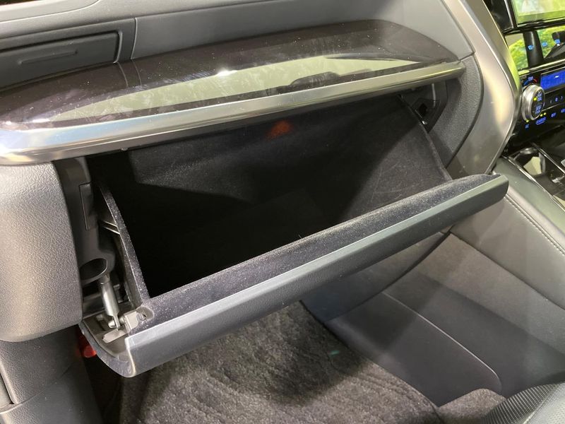 2018 Toyota Vellfire Hybrid DAA-AYH30W (UW-6a7e856d53913)[19]