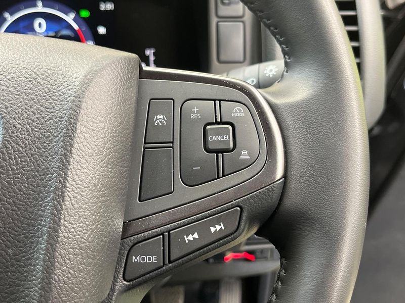 2026 Toyota Hiace Van 3DF-GDH206V (UW-6a7e85edd326a)[14]