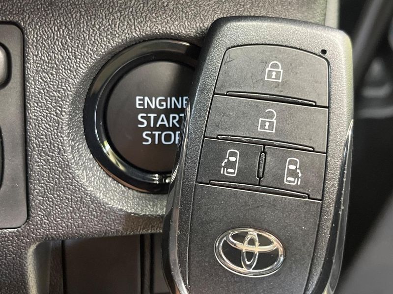 2026 Toyota Hiace Van 3DF-GDH206V (UW-6a7e85edd326a)[26]