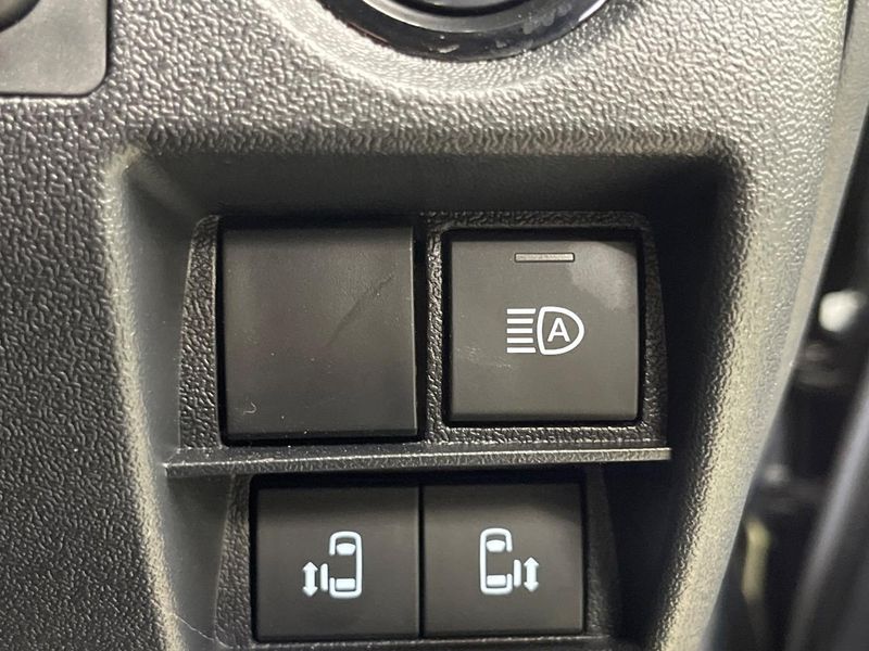 2026 Toyota Hiace Van 3DF-GDH206V (UW-6a7e85edd326a)[25]
